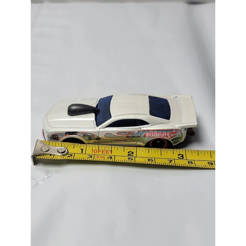 Hot Wheels ‘10 Pro Stock Camaro White Drag Racing Diecast Car Loose 1:64